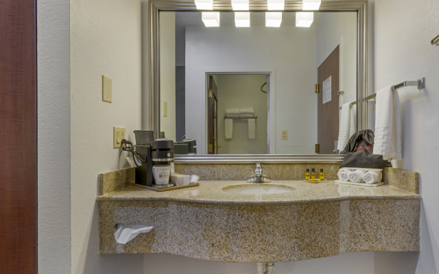 Best Western Plus South Hill Inn