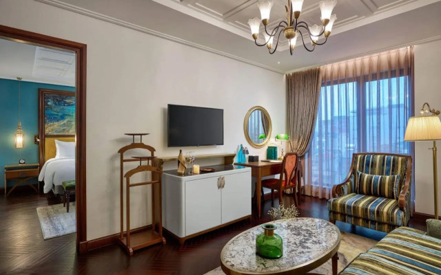 Peridot Grand Luxury Boutique Hotel