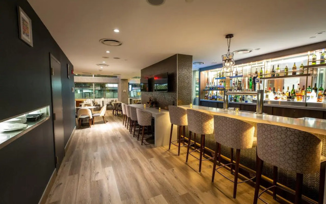 Holiday Inn Toronto Downtown Centre by IHG