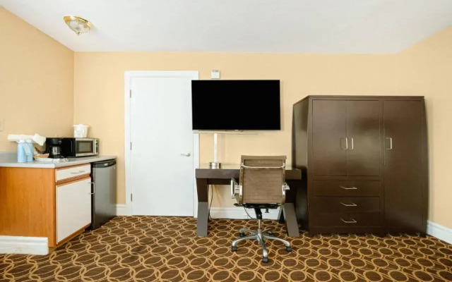 Marin Suites Hotel