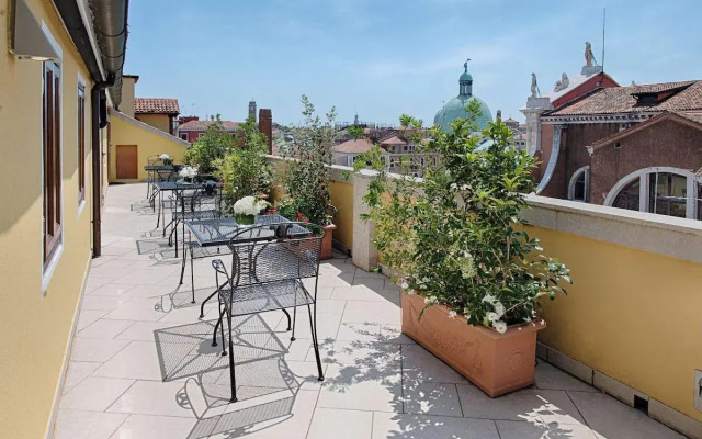 NH Venezia Santa Lucia Hotel