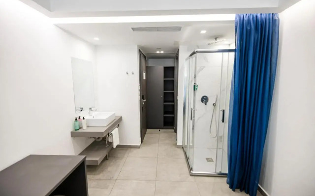 V Hotel