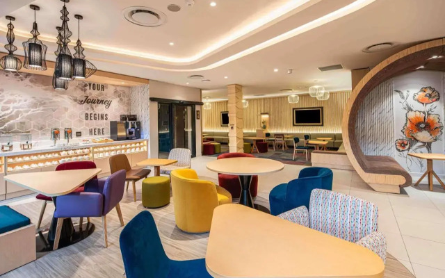 Hampton By Hilton Sandton Grayston