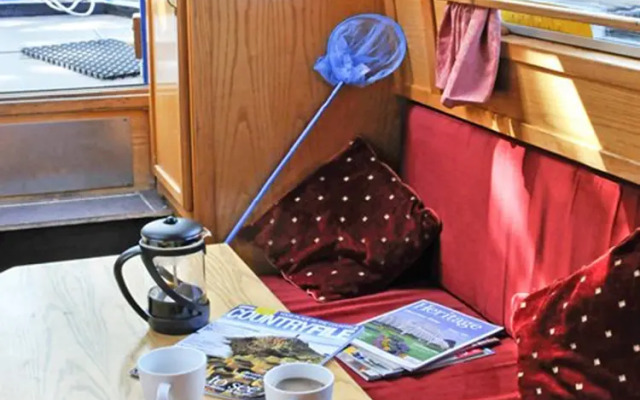 Canal Boat Club at Anderton Marina