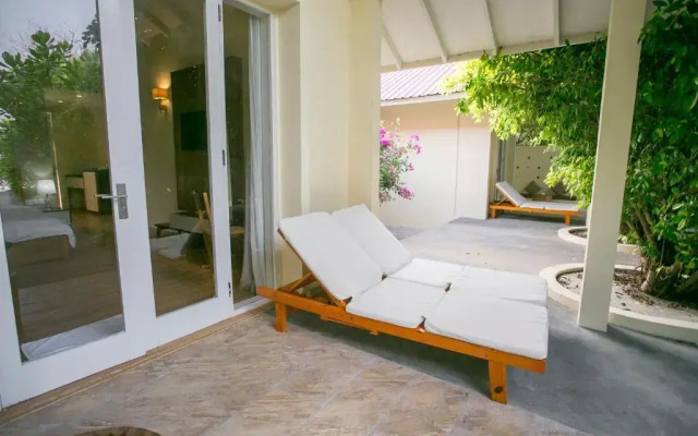 Paradise Hondaafushi Island Resort & Spa