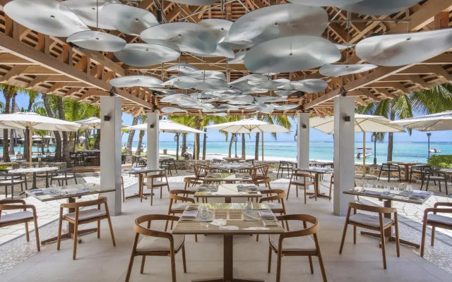 Paradis Beachcomber Golf Resort & Spa