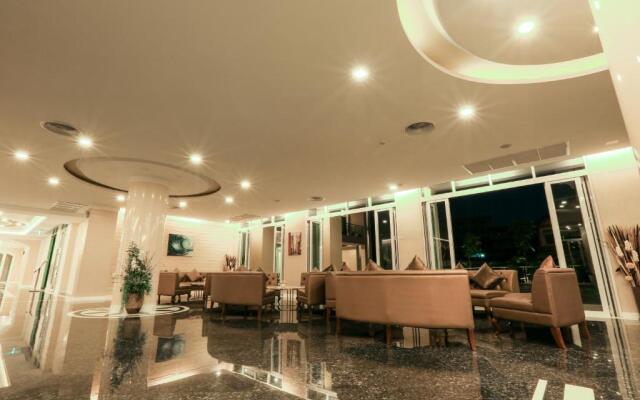 Crystal Palace Luxury Hotel