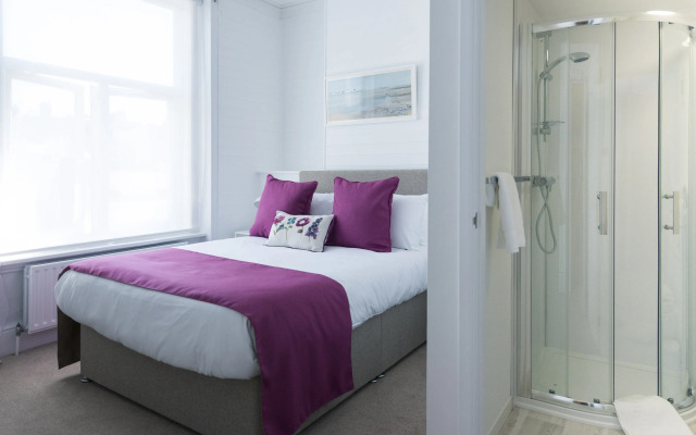 Brighton Marina House Hotel - B&B