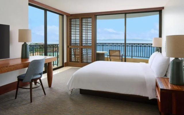 Royal Lahaina Resort & Bungalows