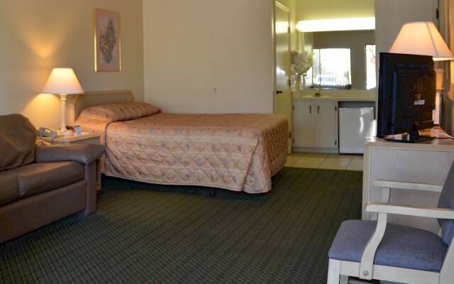 Cypress Cove Nudist Resort & Spa