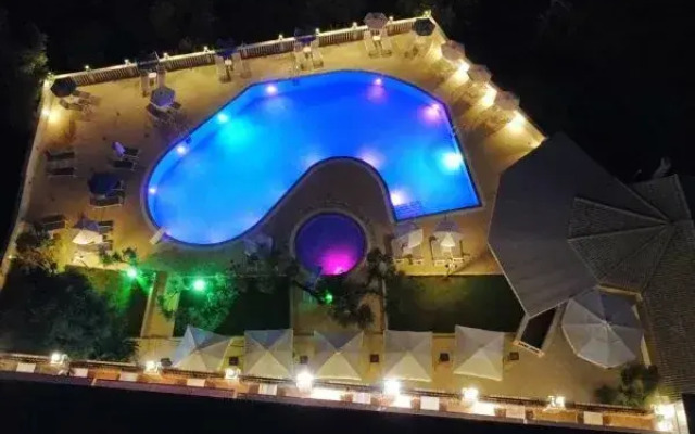 Aloha Hotel