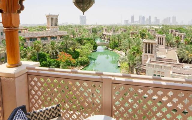 Jumeirah Al Qasr Dubai Hotel