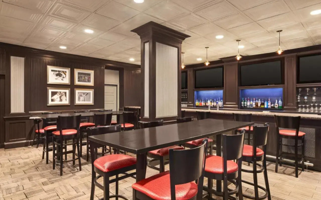 Holiday Inn Boston - Cambridge Area by IHG