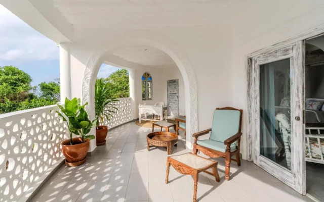 Chale Island Resort