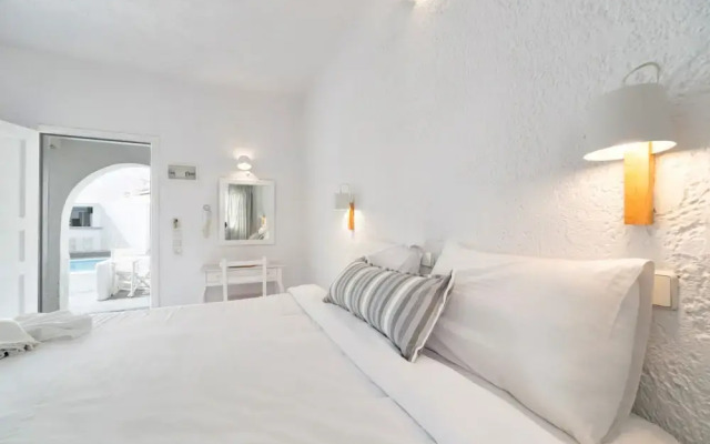 Athermi Suites - Adults Only