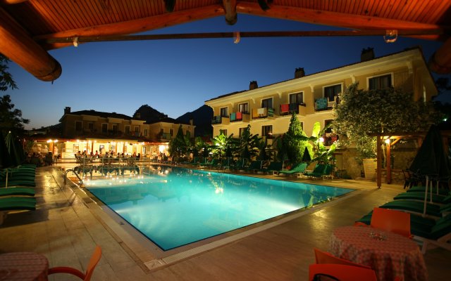 Perdikia Beach Hotel