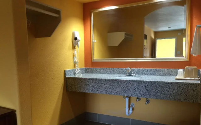 Select Inn & Suites Houston