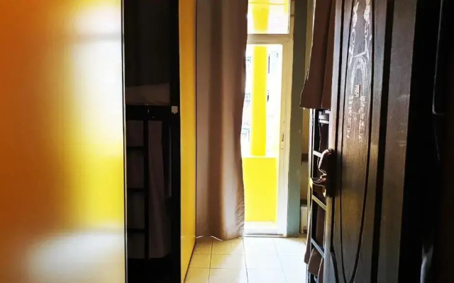Beehive Phuket Old Town - Hostel