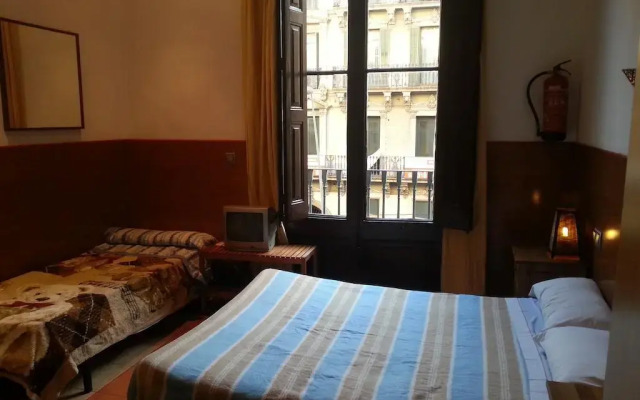 Studios Pelayo Guest House