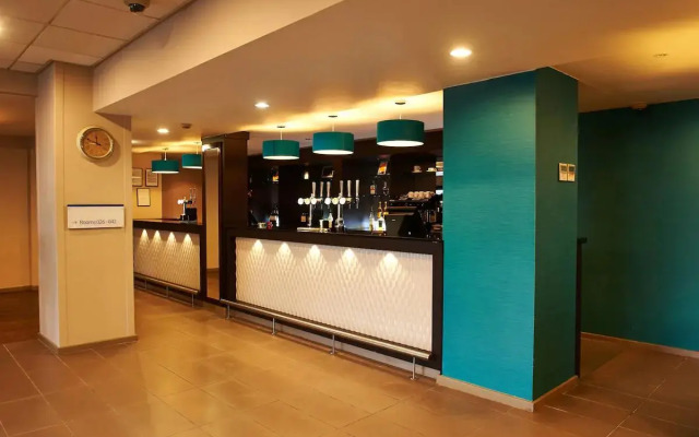 Holiday Inn Express Manchester Airport by IHG