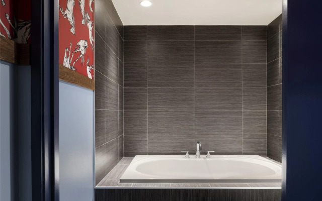 Graduate by Hilton Dallas