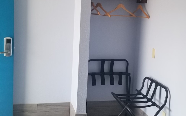 Carrizo Executive Inn