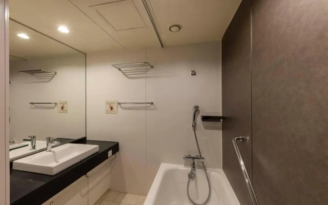 RIHGA Royal Hotel Osaka, Vignette Collection by IHG