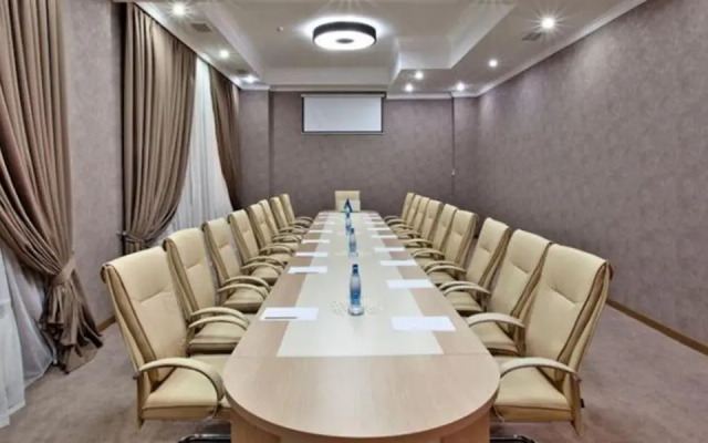 Paradise Hotel Baku