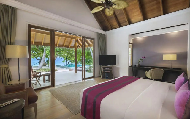 Dusit Thani Maldives Resort