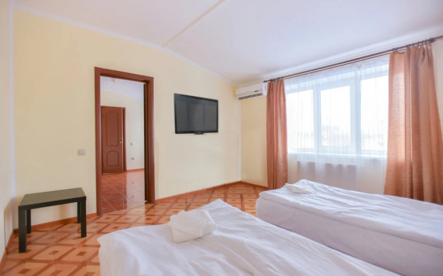 Grand Hostel Chk-Chn