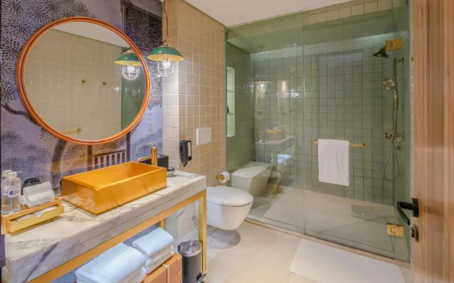 Hotel Indigo Bangkok Wireless Road by IHG