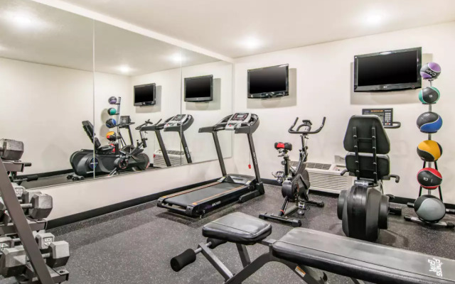 Comfort Inn & Suites Vancouver Downtown City Center