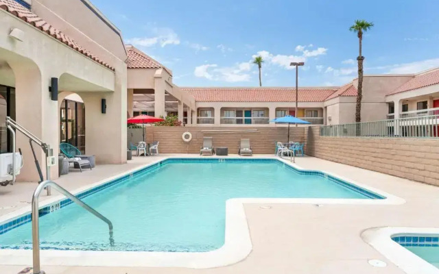 Signature Inn Hotel