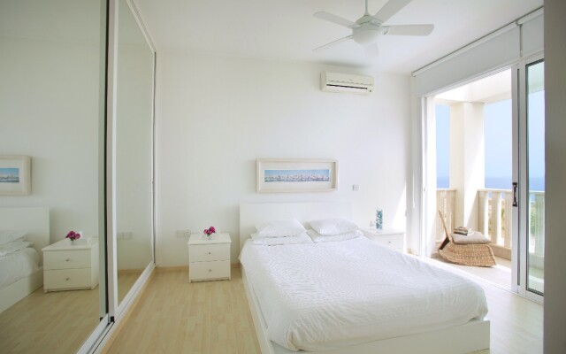 5 Br Villa - Leonies' By The Sea - Chg 8913