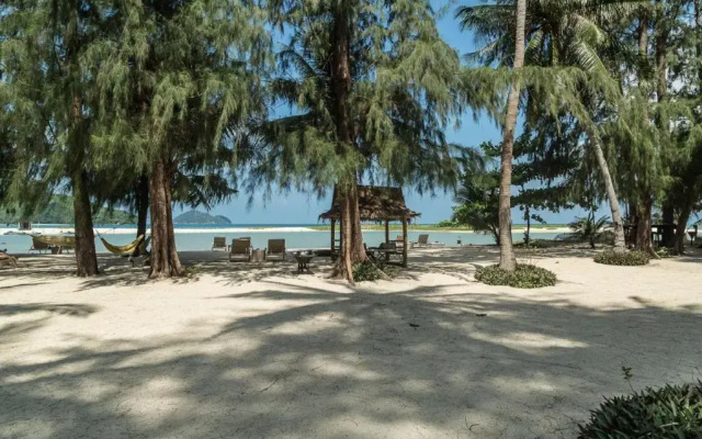 Angkana Hotel Bungalows