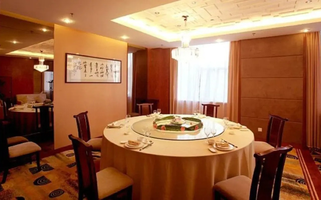 Felman Platinum Hotel