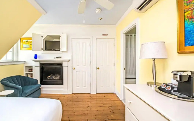 Admirals Landing - Adults Only