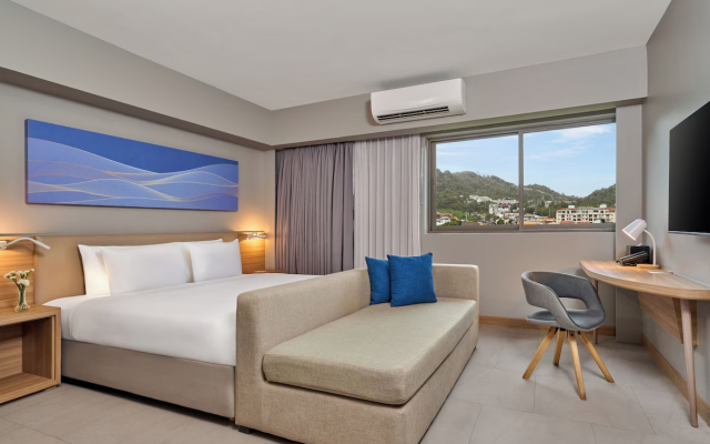 Journeyhub Phuket Patong Hotel