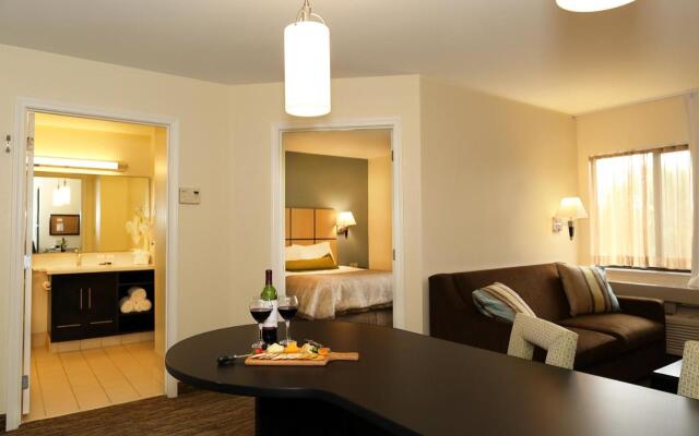 Candlewood Suites East Lansing, an IHG Hotel