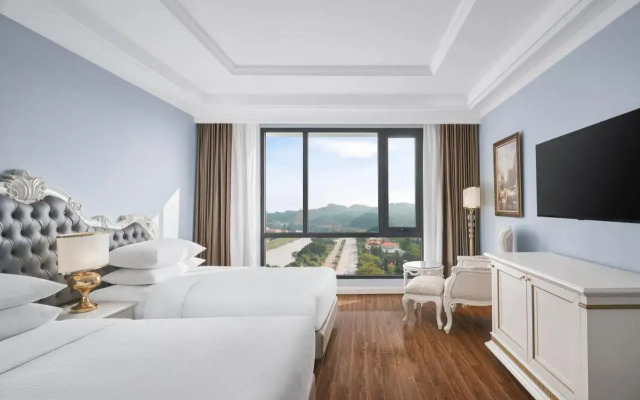 Four Points by Sheraton Lang Son