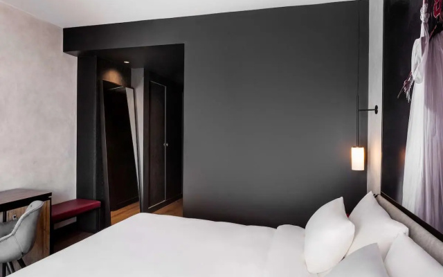 Standard High Floor Double room (full double bed)