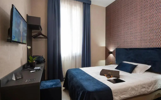 Astor Hotel