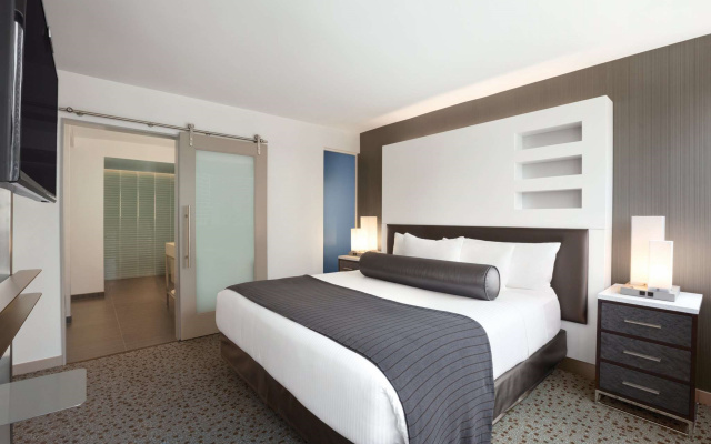 The Royal Sonesta Chicago Downtown