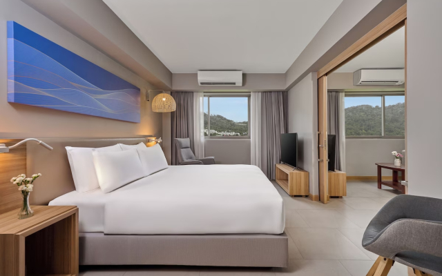 Journeyhub Phuket Patong Hotel