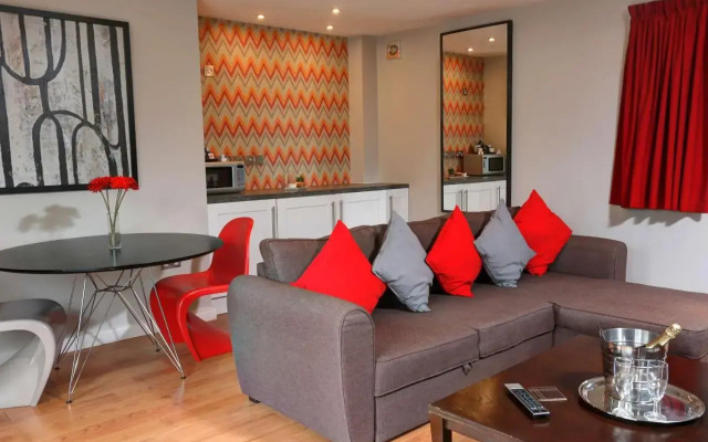 Oaklands Hotel