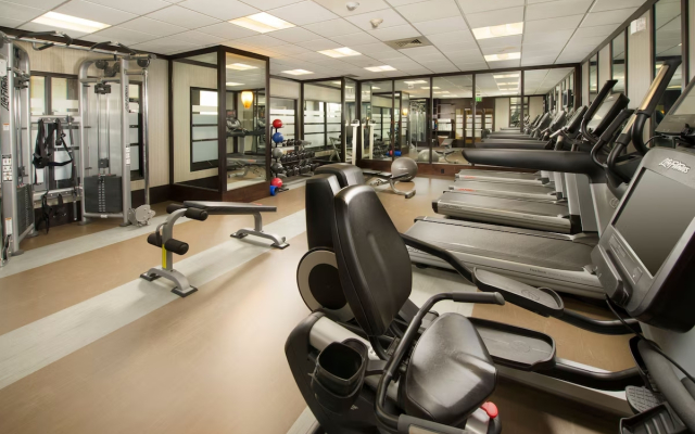 Отель Skybridge Seattle Airport