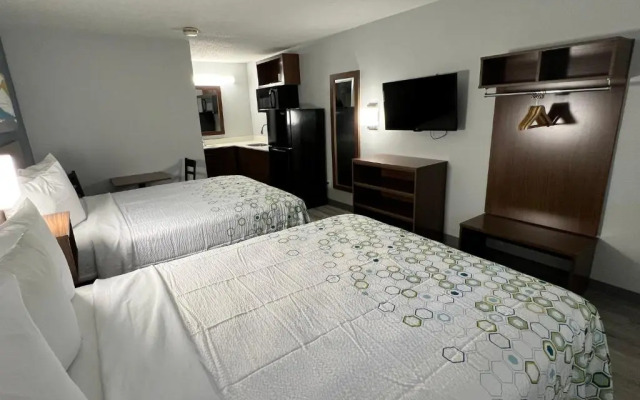 HomeTowne Studios by Red Roof Florence, KY-Cincinnati Airport