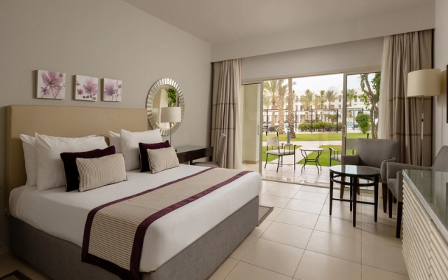 JAZ Elite Crystal, Almaza Bay