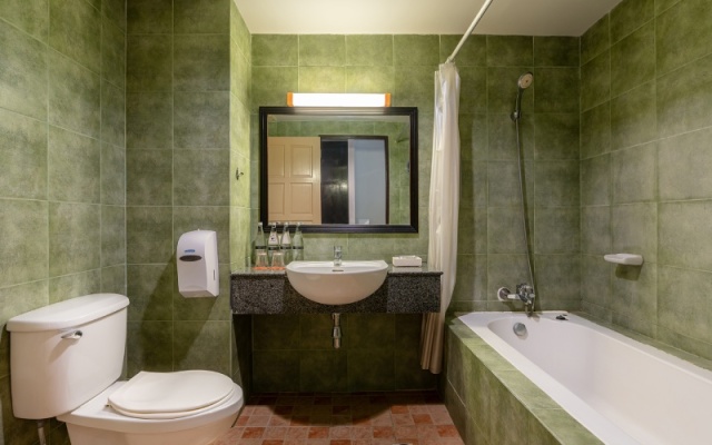 Kata Sea Breeze Resort
