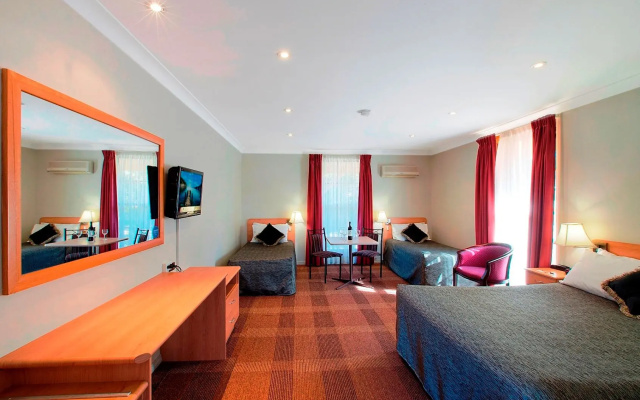 Bushmans Motor Inn